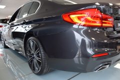 BMW 5 Serie Sedan 2017 (showroom debuut) (12)