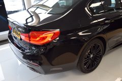 BMW 5 Serie Sedan 2017 (showroom debuut) (27)