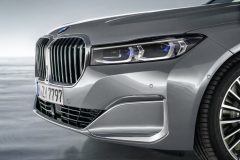 P90333093_highRes_the-new-bmw-7-series