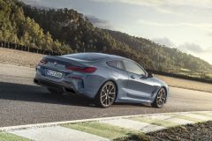 P90306594_highRes_the-all-new-bmw-8-se