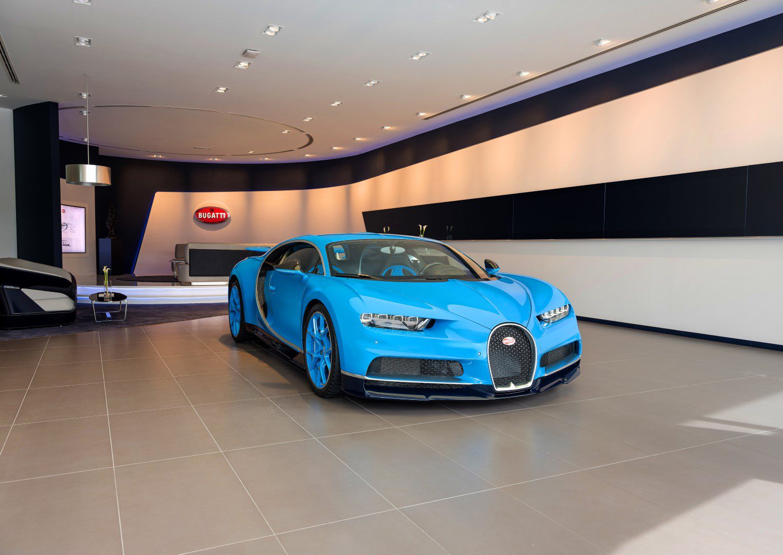 Verslaving voetstuk zege Grootste Bugatti-showroom ter wereld geopend - Dagelijksauto.nl