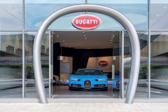 Bugatti-showroom Dubai 2017 (5)