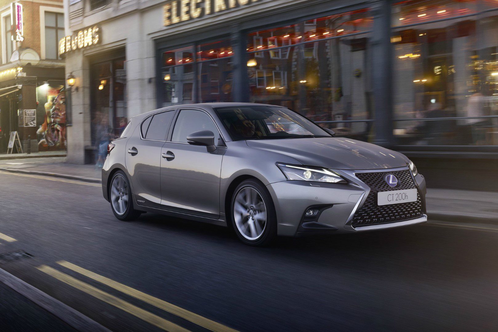 Europees debuut voor Lexus CT 200h en NX 300h