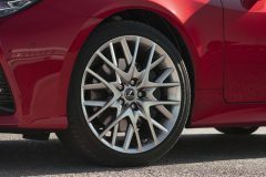 37-Lexus-RC-300h-Radiant-Red-detail