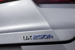 Lexus UX 250h (3)