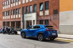 lexus_ux_hv_e_four_c_GfSeY