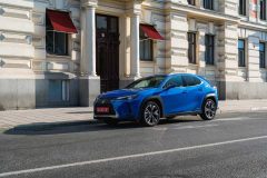 lexus_ux_hv_e_four_c_K8K3t