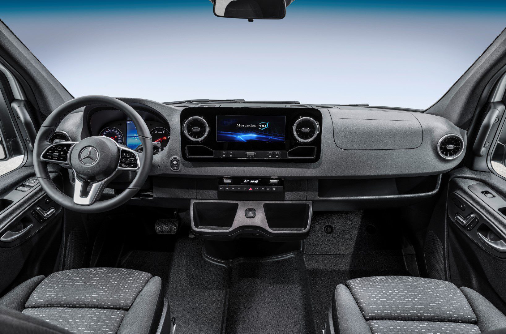 Interieur Mercedes Benz Sprinter Onthuld Dagelijksauto nl Interieur Mercedes Benz Sprinter Onthuld Dagelijksauto nl