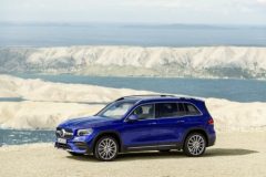 Mercedes-GLB-12