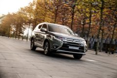 Mitsubishi Outlander 2017 (1)