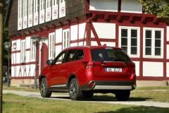 Mitsubishi Outlander 2017 (3)