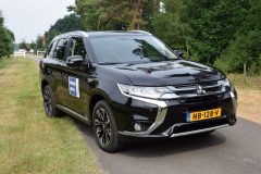 Mitsubishi Outlander PHEV 2.0 Premium 2017 (rijtest) (2)