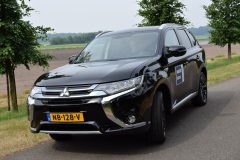 Mitsubishi Outlander PHEV 2.0 Premium 2017 (rijtest) (4)