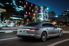 Porsche Panamera Turbo S E-Hybrid 2017 (2)