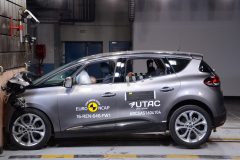 Renault Scénic 2016 (Euro NCAP) (1)