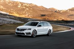 Škoda Octavia Combi RS 2017 (1)