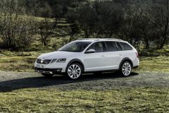 Škoda Octavia Scout 2017 (1)