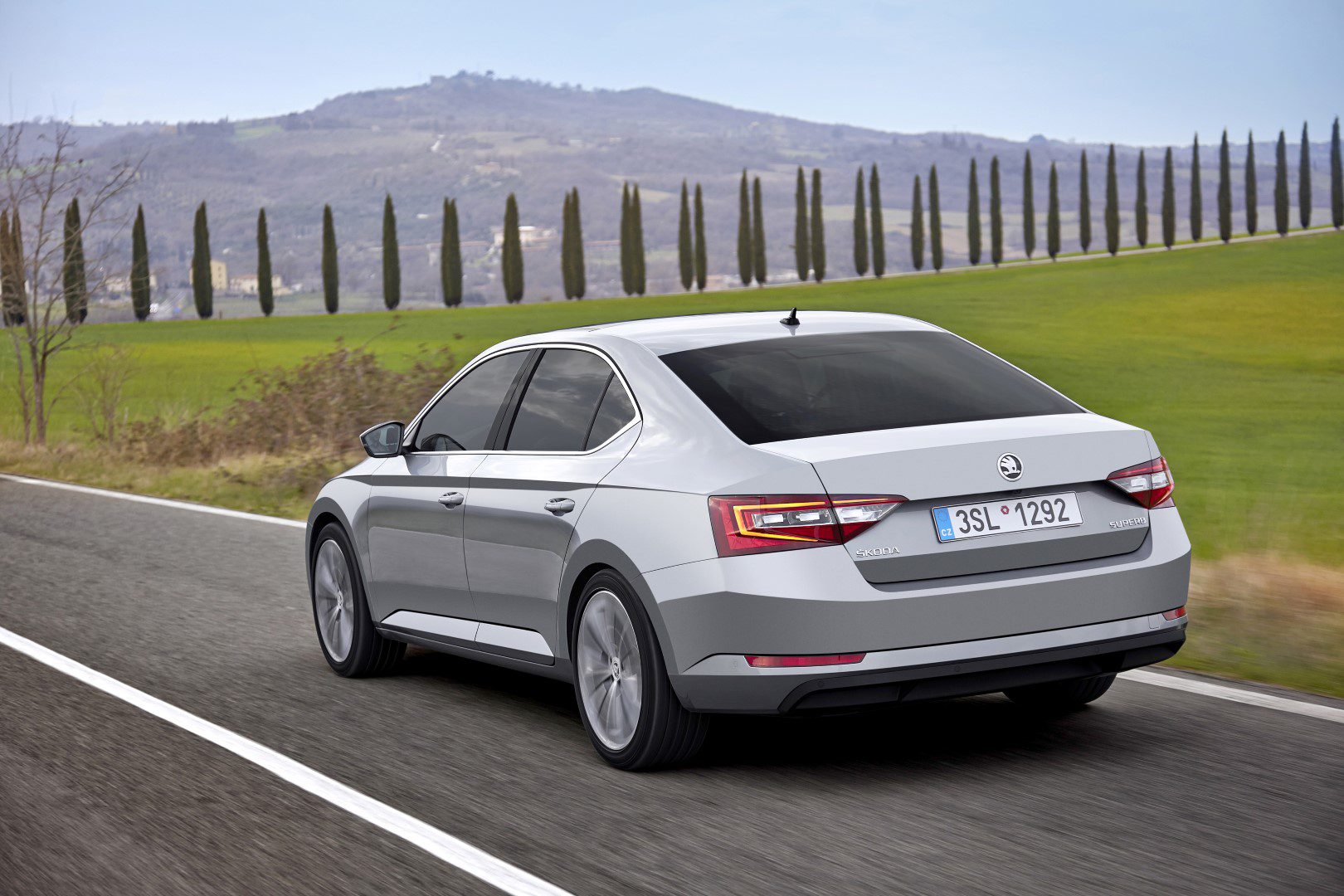 Конкуренты skoda superb