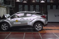 Toyota C-HR 2016 (Euro NCAP) (1)