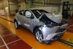 Toyota C-HR 2016 (Euro NCAP) (1)