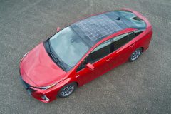Toyota Prius Plug-in Hybrid 2017 (3)