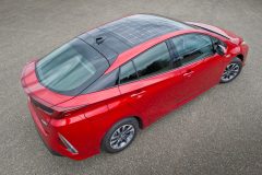 Toyota Prius Plug-in Hybrid 2017 (4)