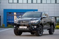 Toyota Hilux Black Platinum 2017 (3)