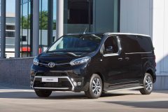 Toyota ProAce Black Platinum 2017 (1)