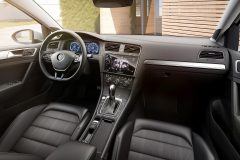 Volkswagen e-Golf 2017 (7)