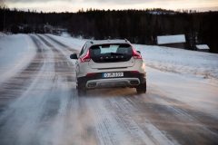 Volvo V40 Cross Country 2017 (3)