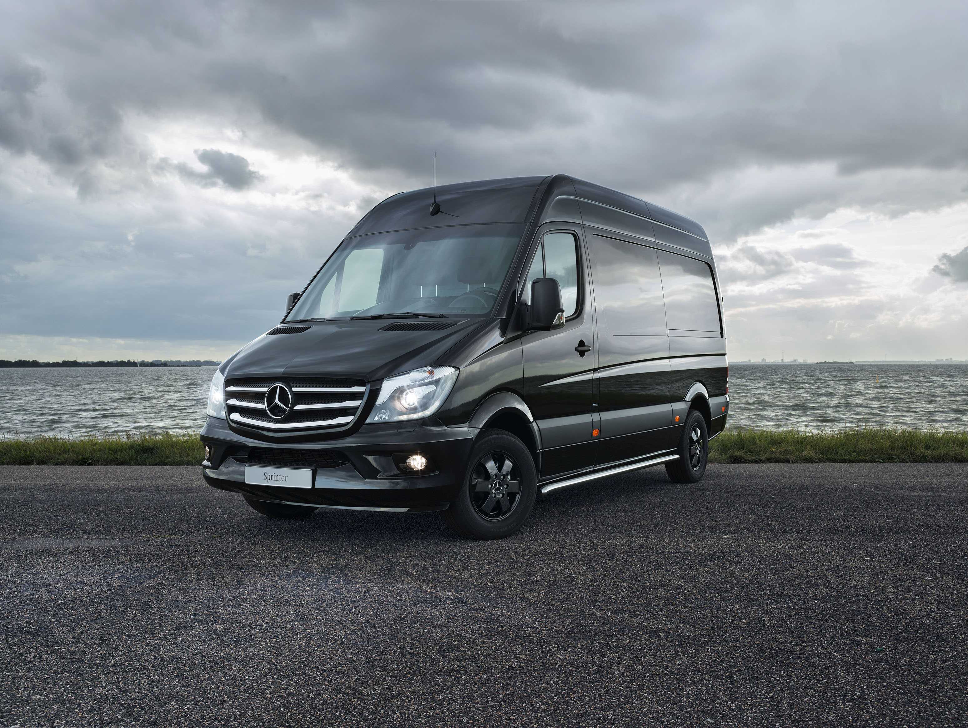 Mercedes-Benz Sprinter Black 2016