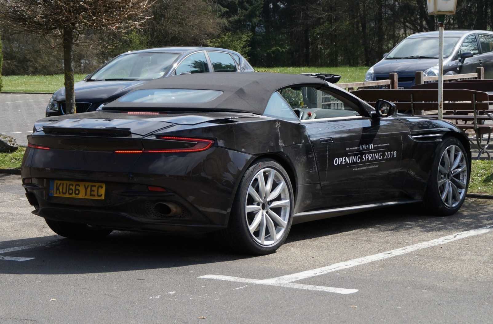 Aston Martin DB11 Volante 2018