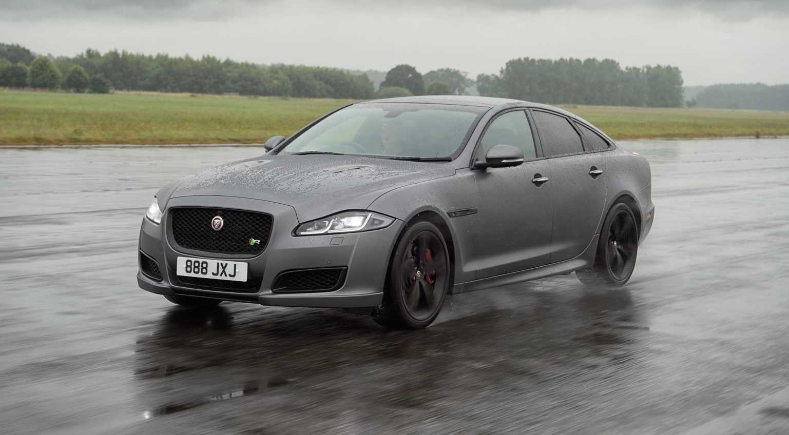 Jaguar XJR575 2017