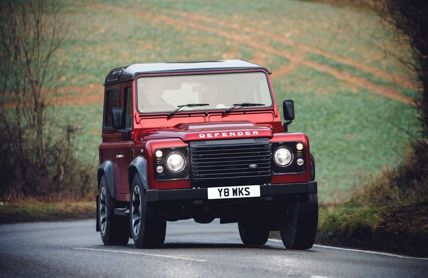 Land Rover Defender Works V8 2018