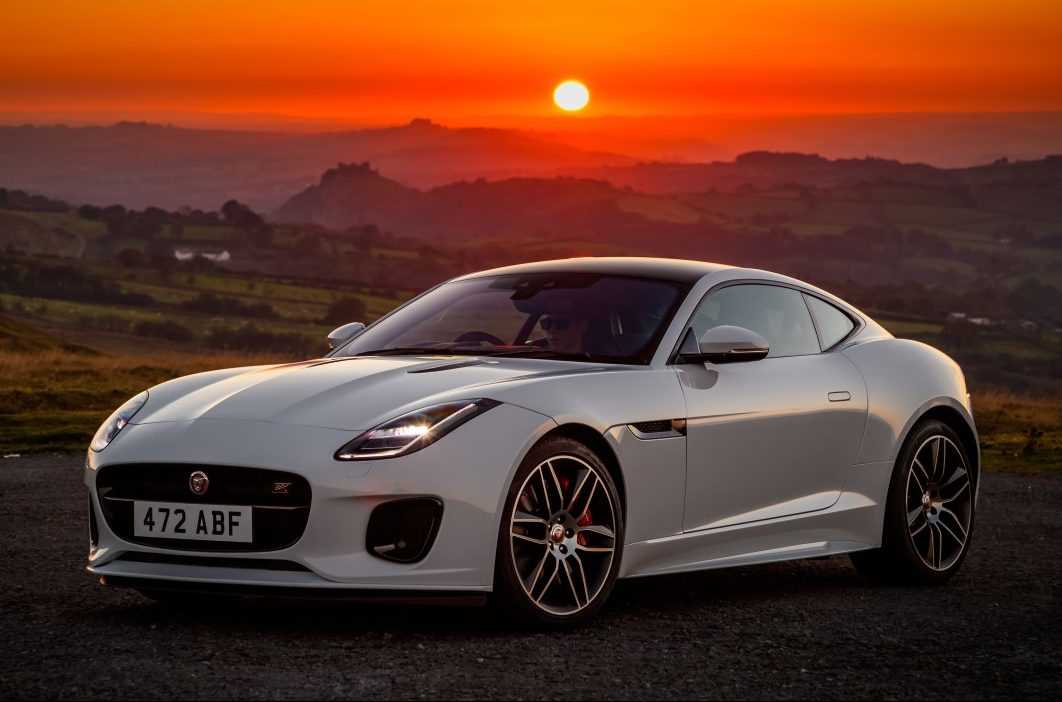 Jaguar F-Type Chequered Flag