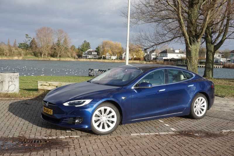 Heerlijk versieren stel voor Rijtest: Tesla Model S 75D | Dagelijksauto.nl