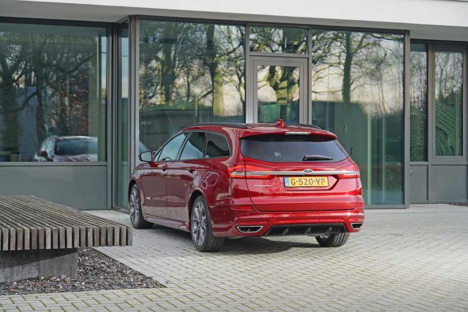 Ford Mondeo ST-Line Hybrid