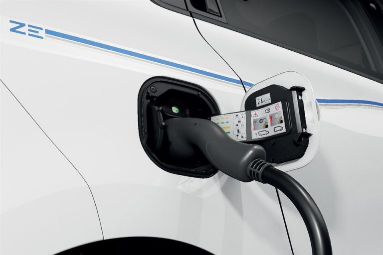 AC of DC laden? Wat is het verschil en waar moet je op letten? Dagelijksauto.nl