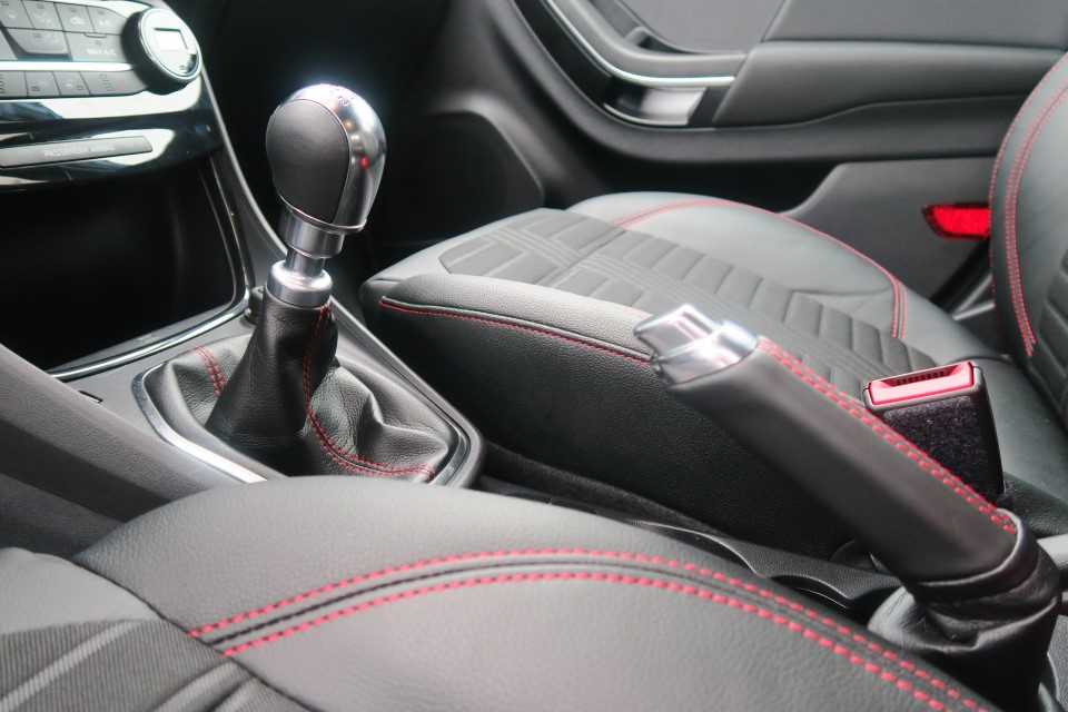 Ford Puma interieur