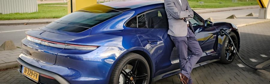 Porsche Taycan rijtest Joeri van Dam