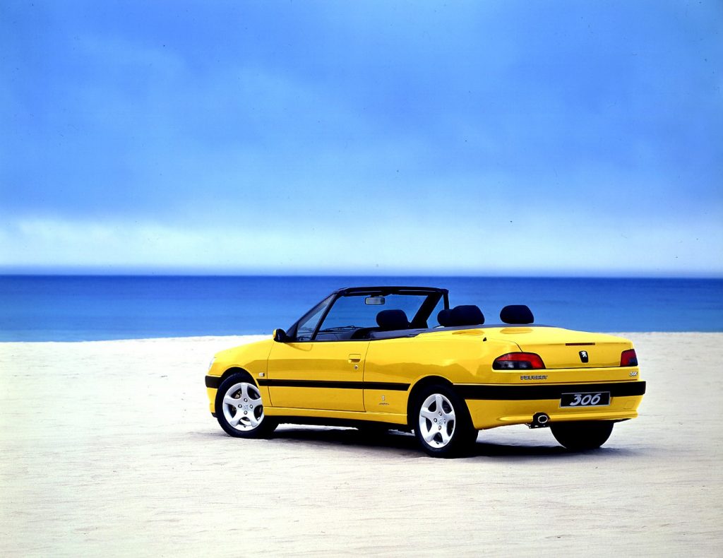 strand, gele auto, blauwe zee, Peugeot 306 cabrio