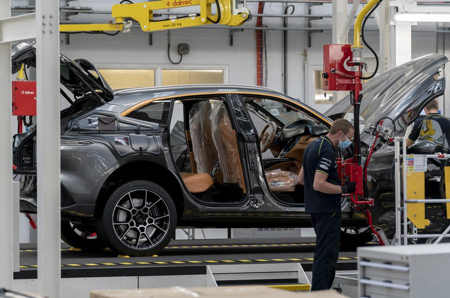 Aston martin DBX productielijn