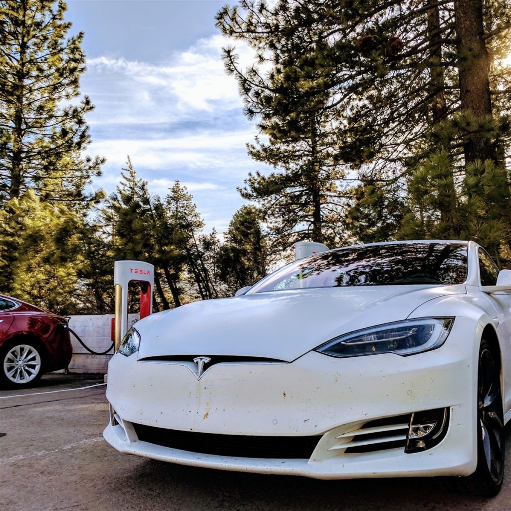 op vakantie via Superchargers van Tesla