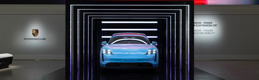 Een Porsche Taycan bij Drive in Berlijn