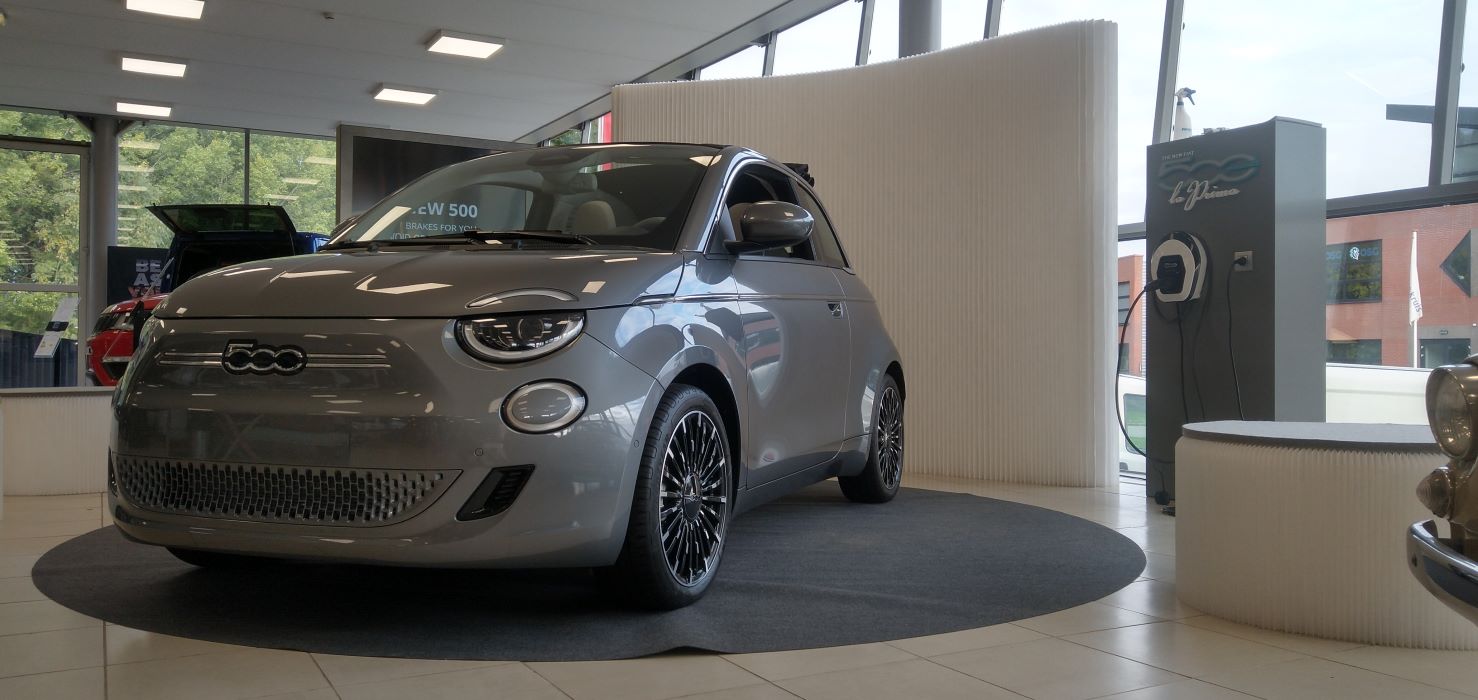 Fiat 500e La Prima