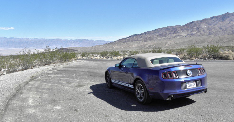 Autoverhalen Mustang in de woestijn