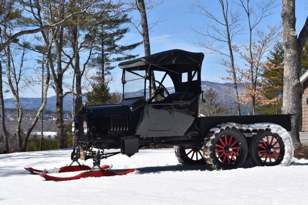 Ford Model T, rupsbanden oude auto, sneeuw