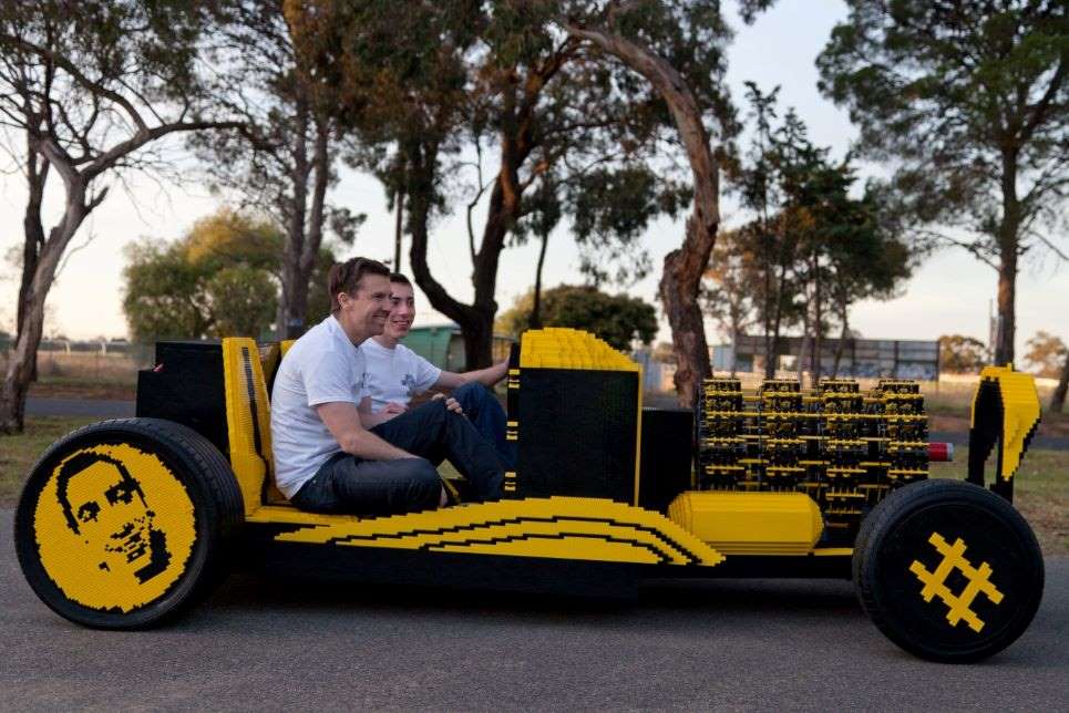 Rijdende Lego auto