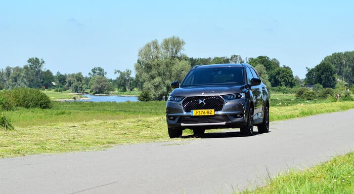 DS 7 Crossback schuin van voren