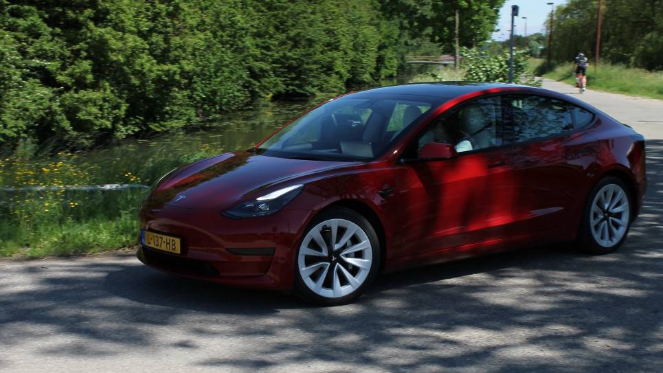 Rijshot Tesla Model 3 SR+